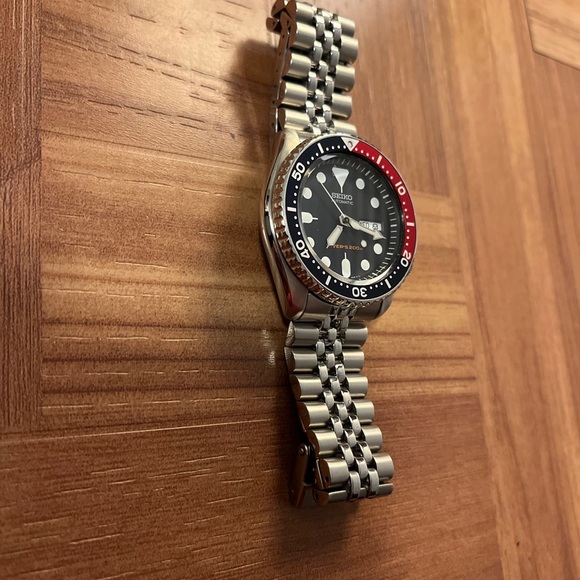 Seiko SKX009K1 Diver All Original Mint Condition - Picture 6 of 9